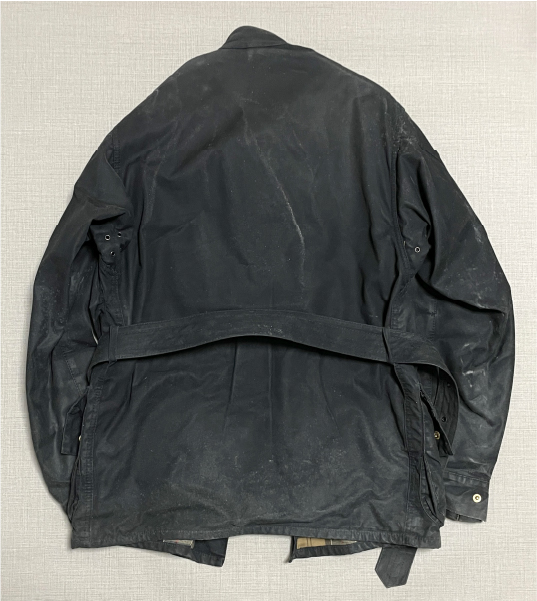 バブアー洗濯前カビ後ろ2