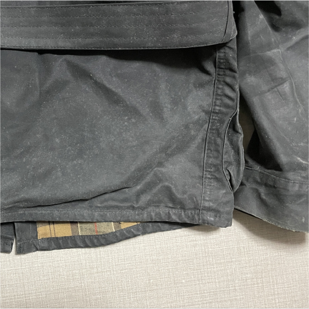 バブアー洗濯前カビ裾5